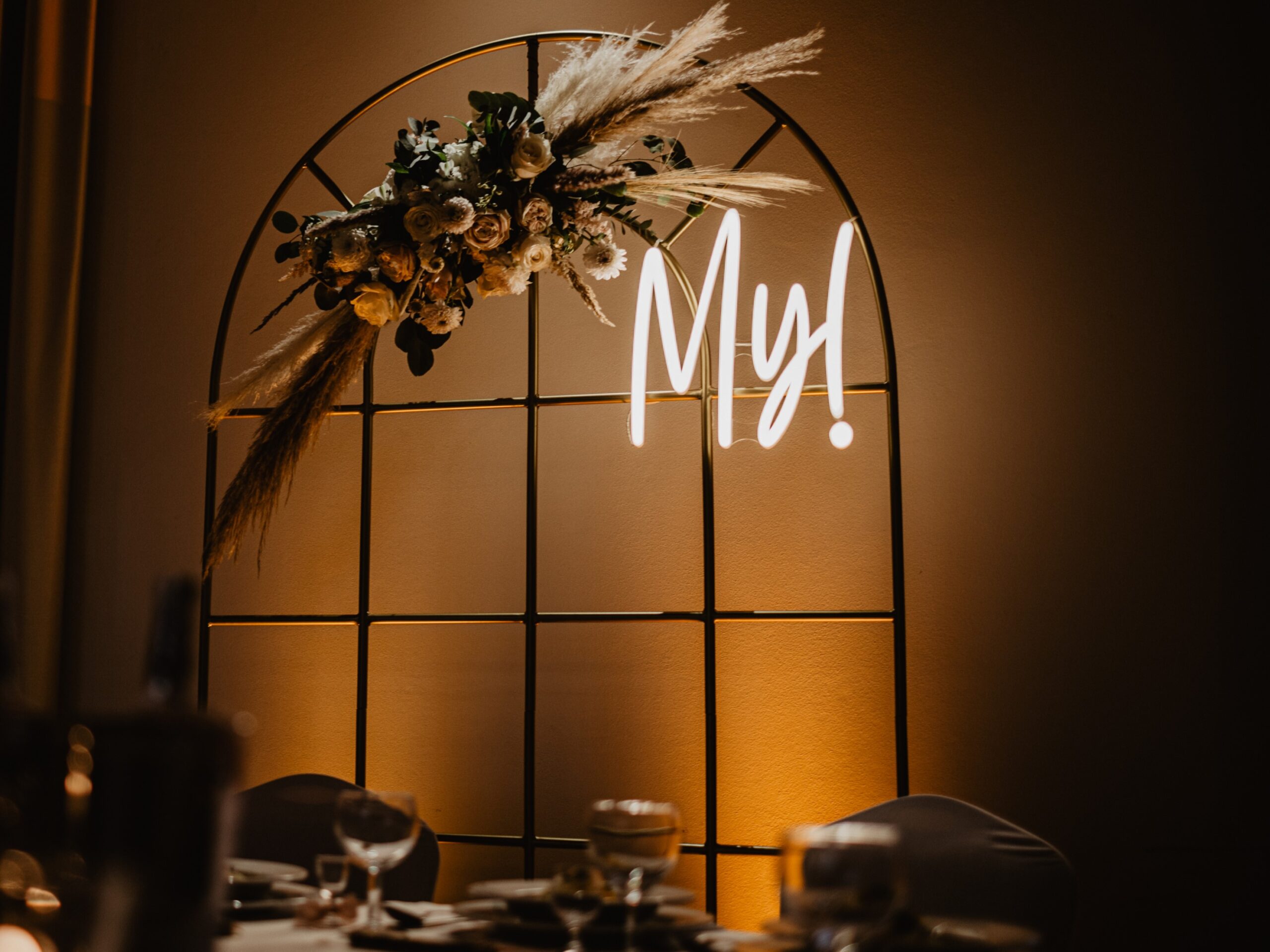 customowy Neon LED o treści "My!"