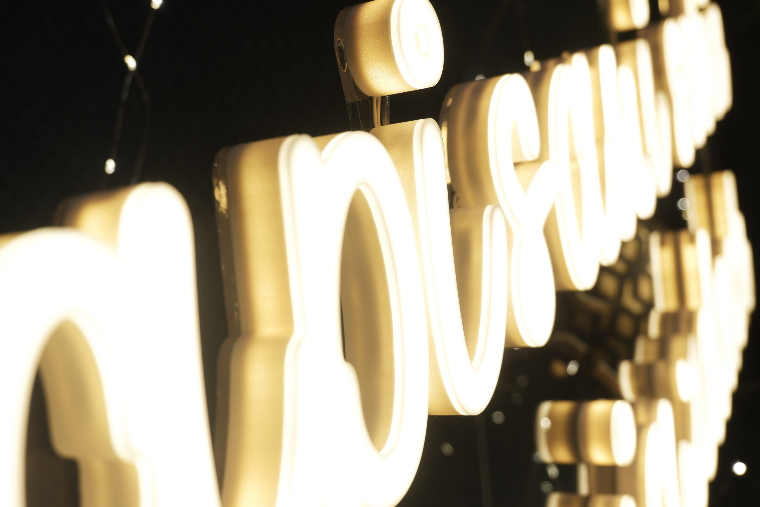 customowe neony LED personalizowane wykonane w technice liter przestrzenych 3D