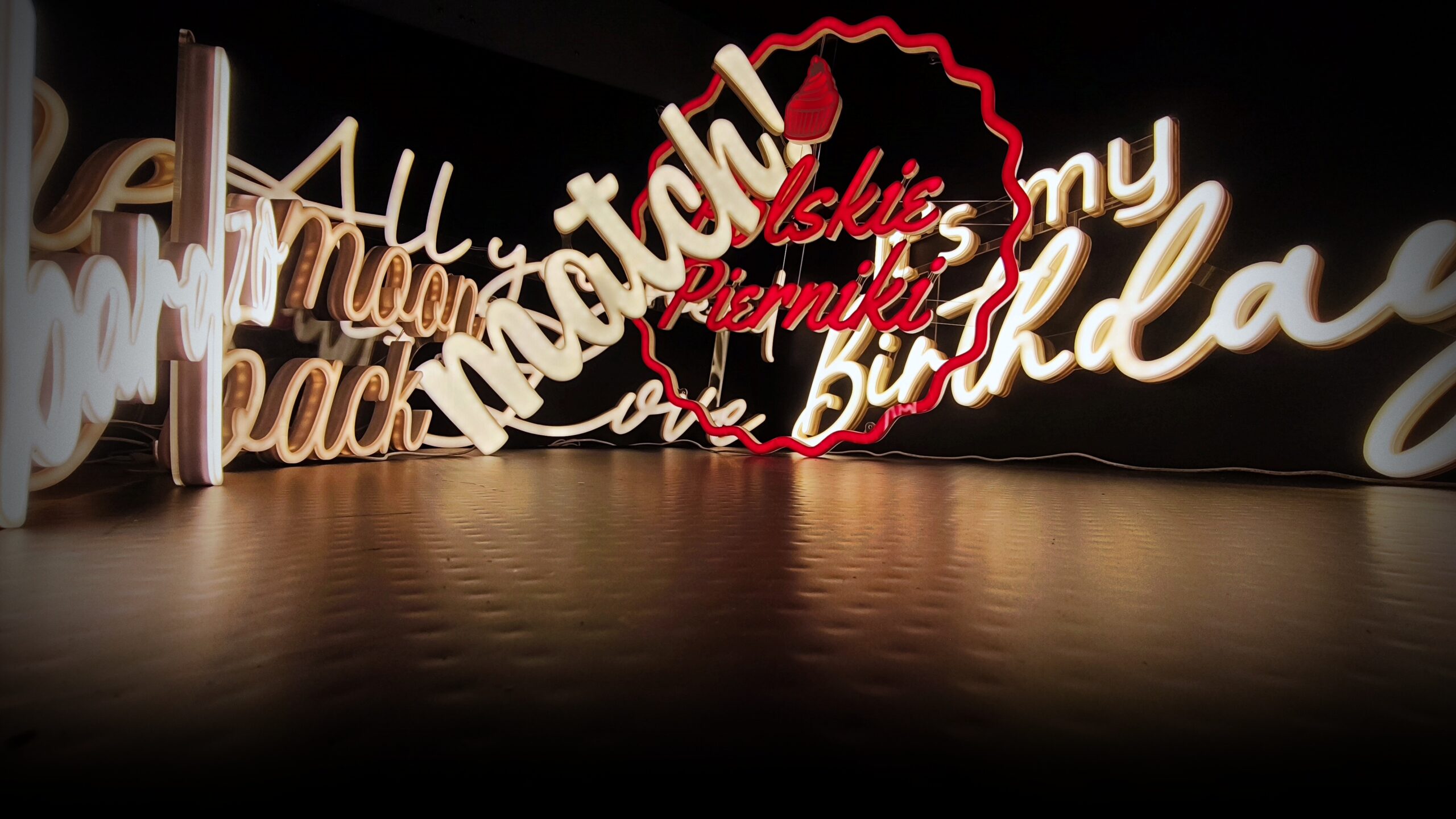 customowe neony LED personalizowane wykonane w technice liter przestrzenych 3D