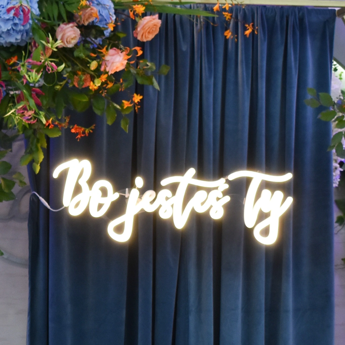 Neon LED o treści "Bo jesteś Ty" 5